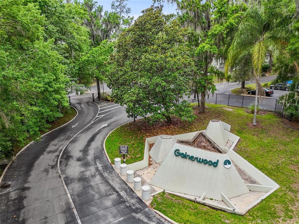 Activo con contrato: $240,000 (3 camas, 2 baños, 1558 Pies cuadrados)