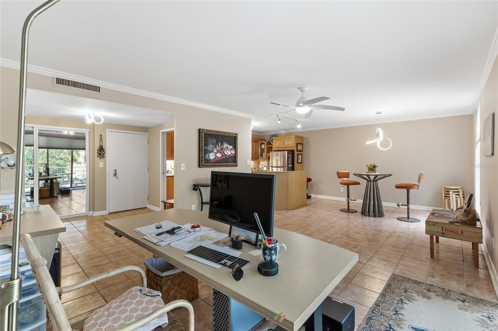 Activo con contrato: $240,000 (3 camas, 2 baños, 1558 Pies cuadrados)