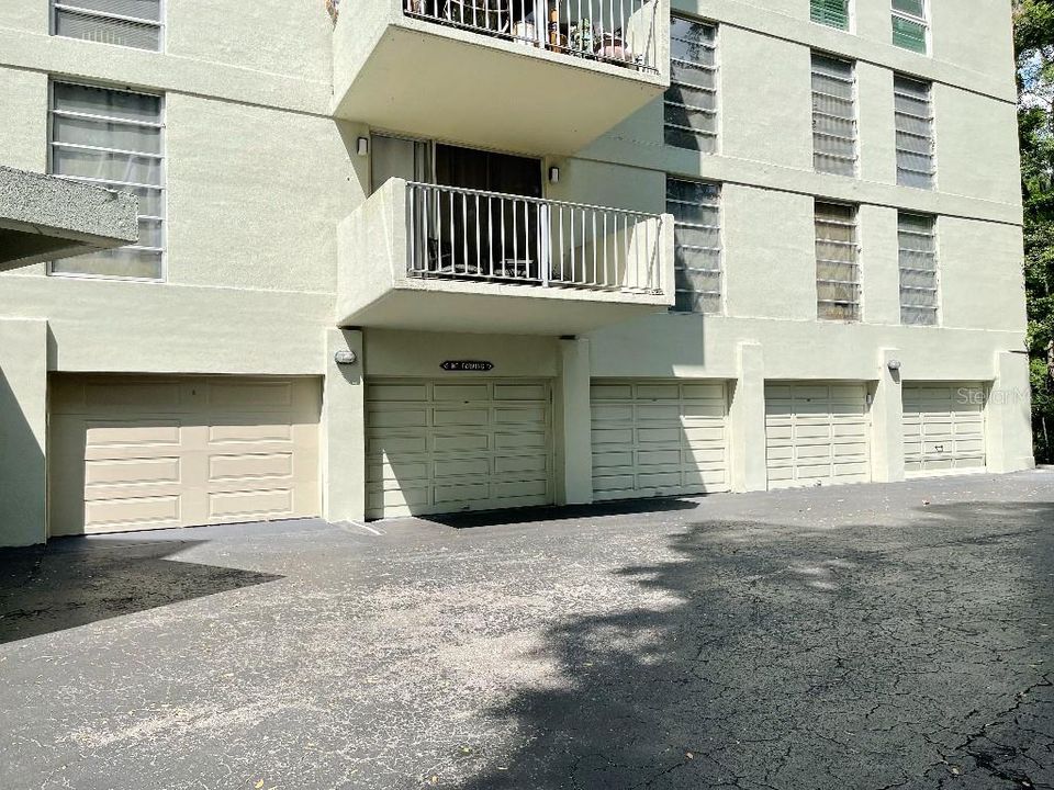 Activo con contrato: $240,000 (3 camas, 2 baños, 1558 Pies cuadrados)