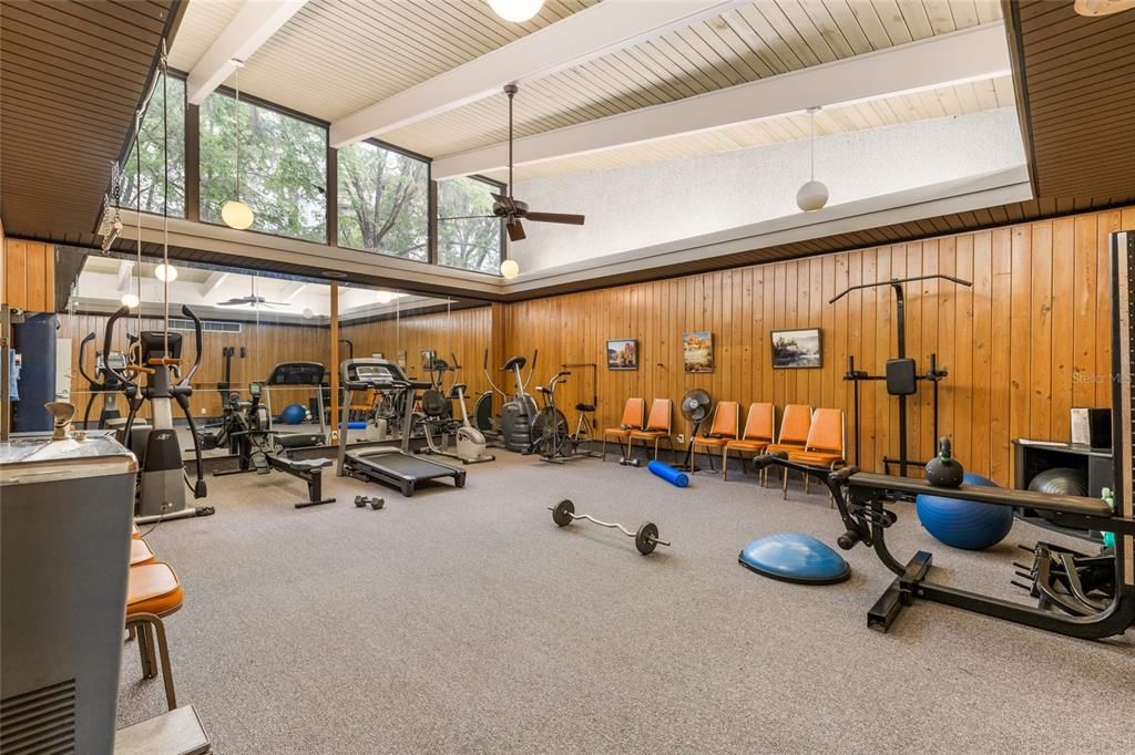 Activo con contrato: $240,000 (3 camas, 2 baños, 1558 Pies cuadrados)