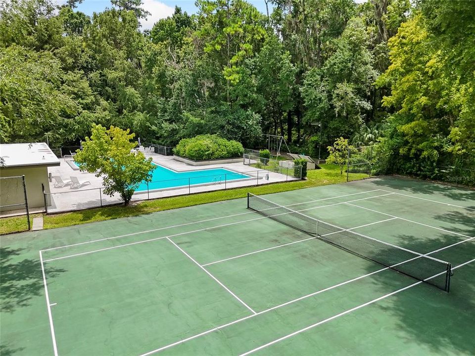 Activo con contrato: $240,000 (3 camas, 2 baños, 1558 Pies cuadrados)