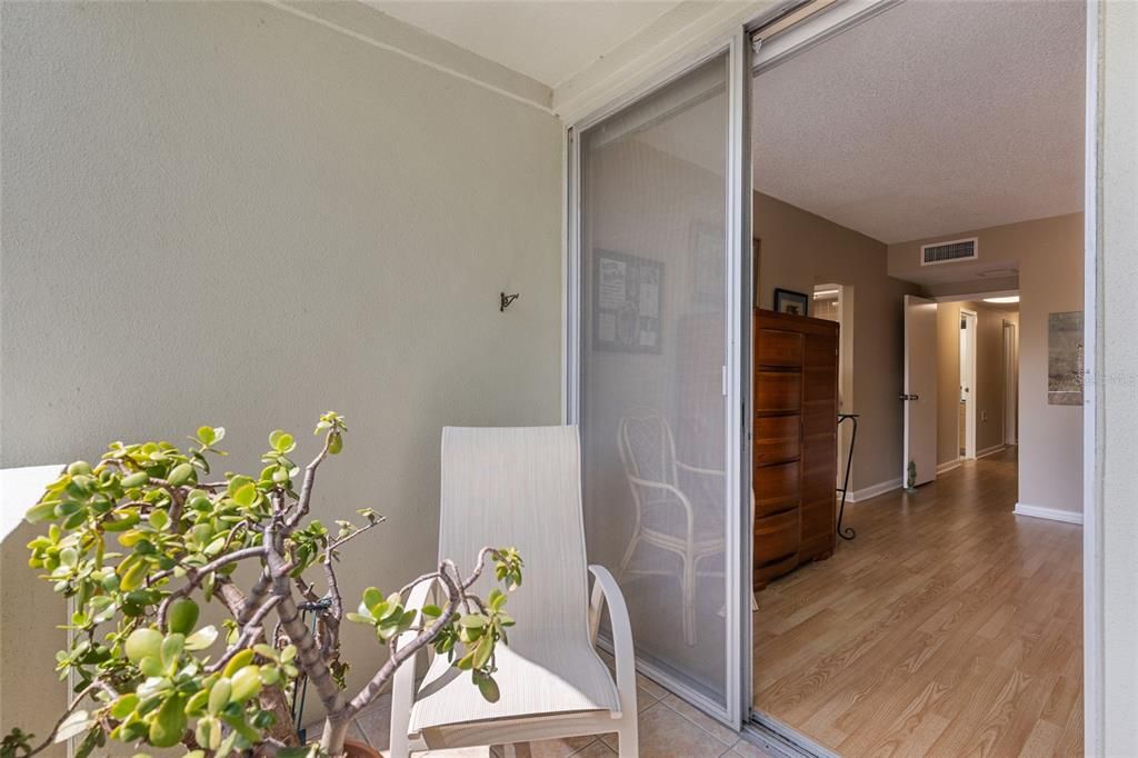 Activo con contrato: $240,000 (3 camas, 2 baños, 1558 Pies cuadrados)