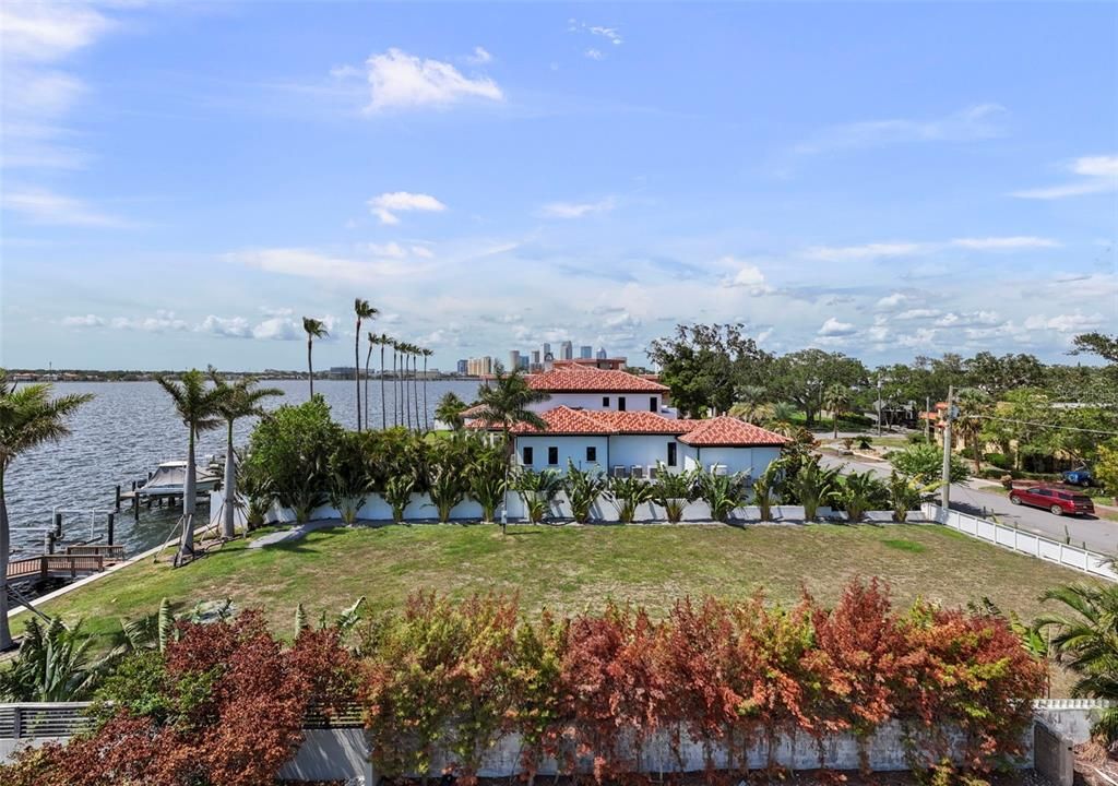 En Venta: $8,750,000 (0.33 acres)