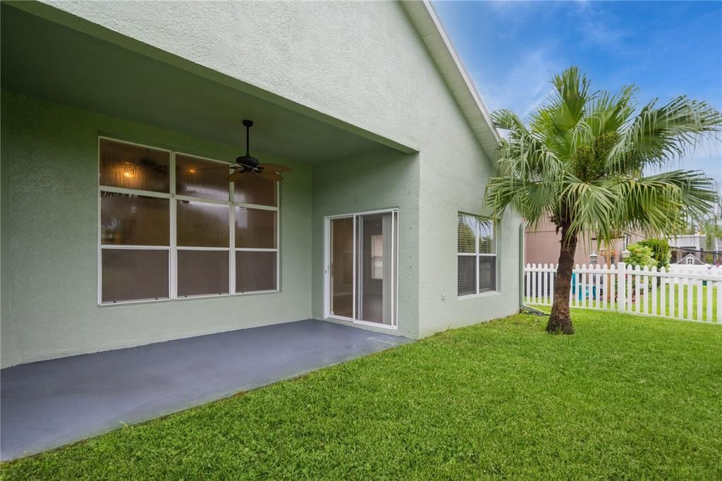 Activo con contrato: $360,000 (4 camas, 2 baños, 2027 Pies cuadrados)