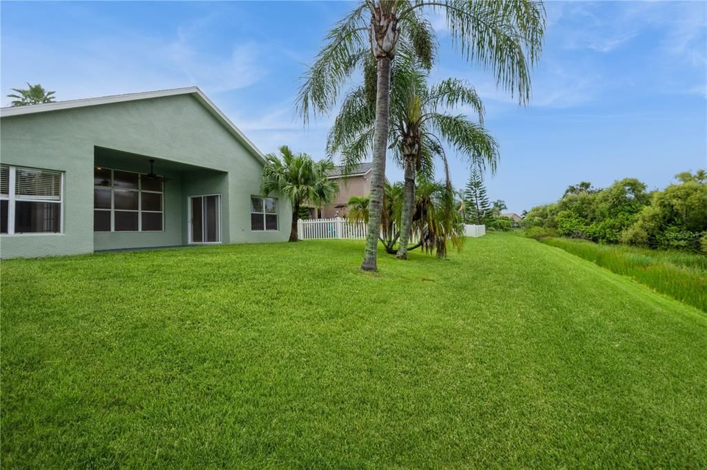 Activo con contrato: $360,000 (4 camas, 2 baños, 2027 Pies cuadrados)