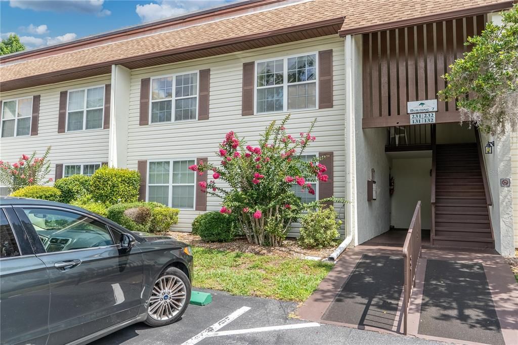 待售: $103,000 (2 贝兹, 2 浴室, 1035 平方英尺)