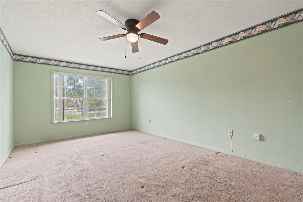 待售: $103,000 (2 贝兹, 2 浴室, 1035 平方英尺)