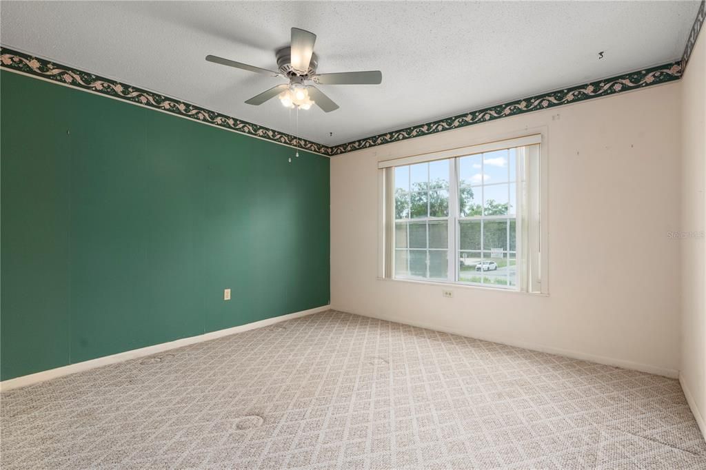 待售: $103,000 (2 贝兹, 2 浴室, 1035 平方英尺)