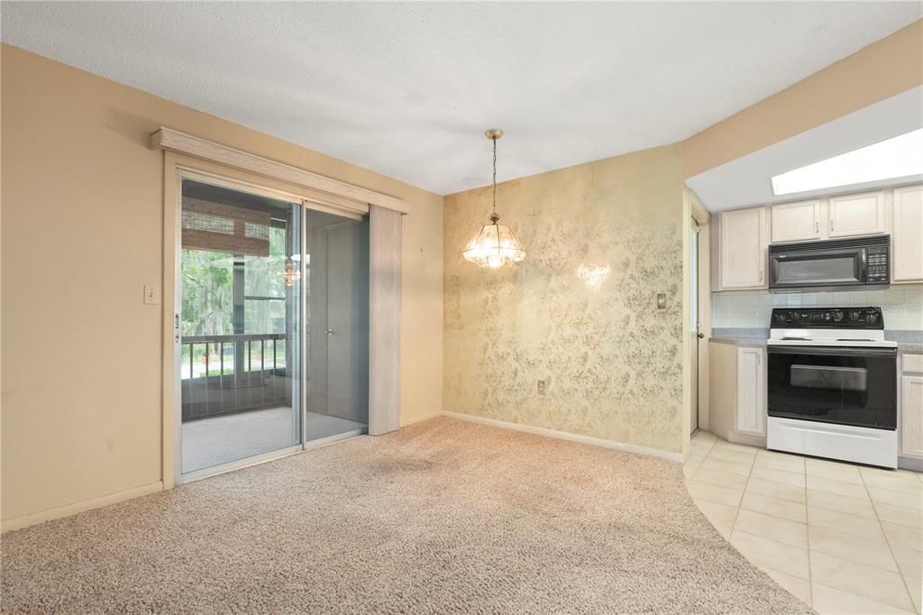 待售: $103,000 (2 贝兹, 2 浴室, 1035 平方英尺)