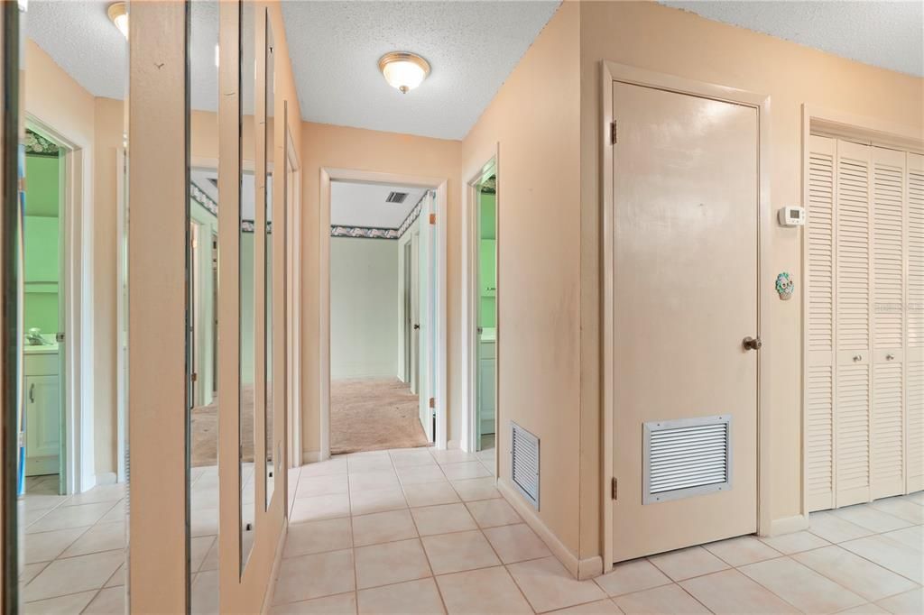 待售: $103,000 (2 贝兹, 2 浴室, 1035 平方英尺)