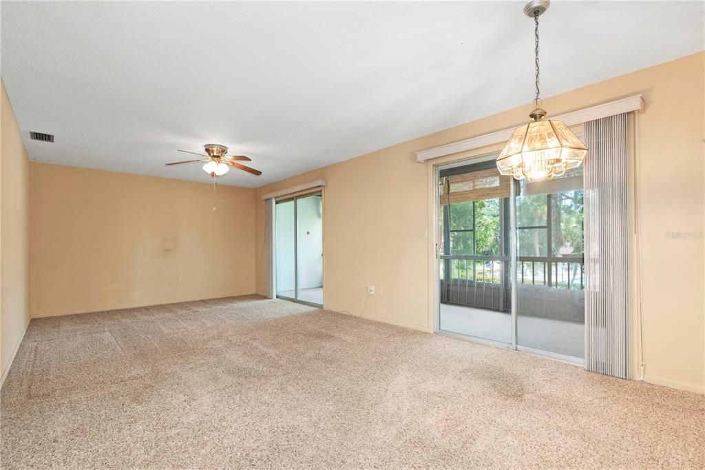 待售: $103,000 (2 贝兹, 2 浴室, 1035 平方英尺)