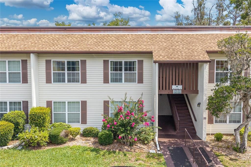 待售: $103,000 (2 贝兹, 2 浴室, 1035 平方英尺)