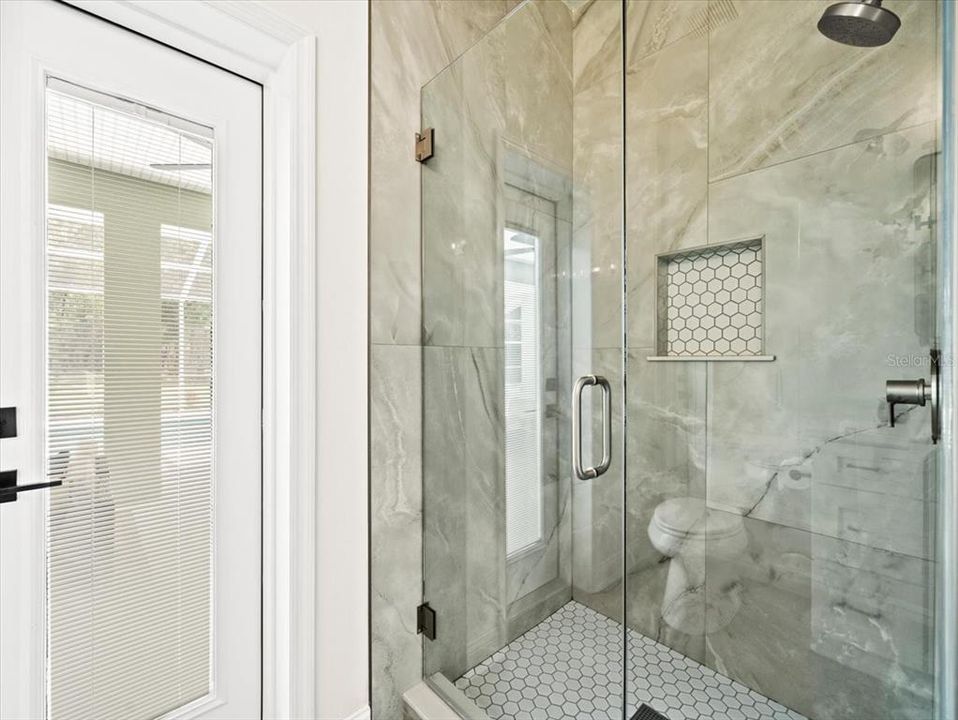 Под контрактом: $550,000 (4 спален, 3 ванн, 2724 Квадратных фут)