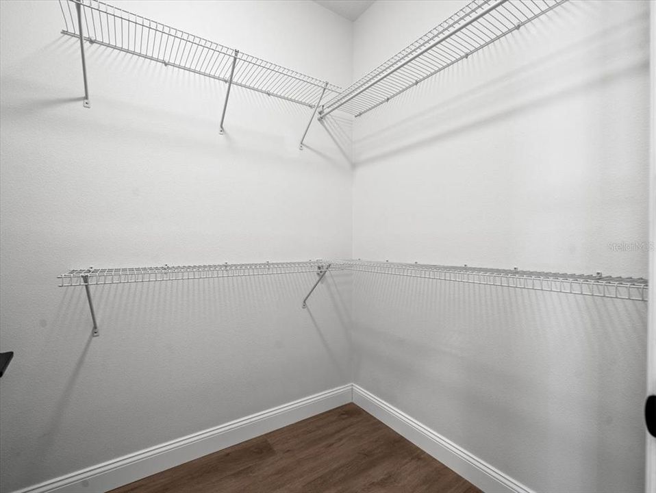 Под контрактом: $550,000 (4 спален, 3 ванн, 2724 Квадратных фут)