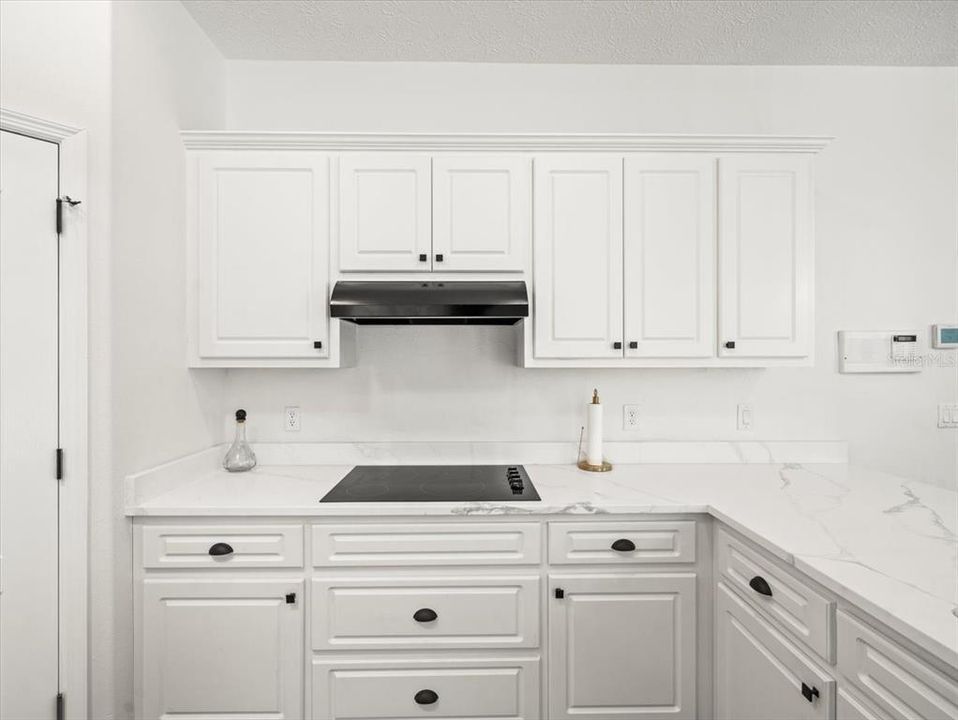 Под контрактом: $550,000 (4 спален, 3 ванн, 2724 Квадратных фут)