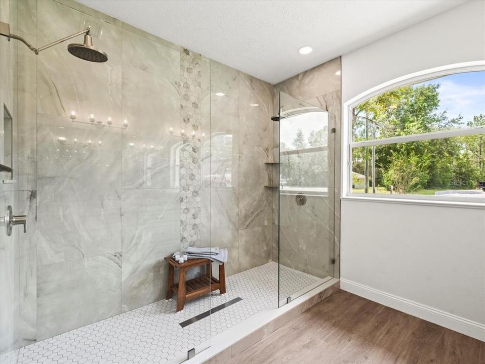 Под контрактом: $550,000 (4 спален, 3 ванн, 2724 Квадратных фут)