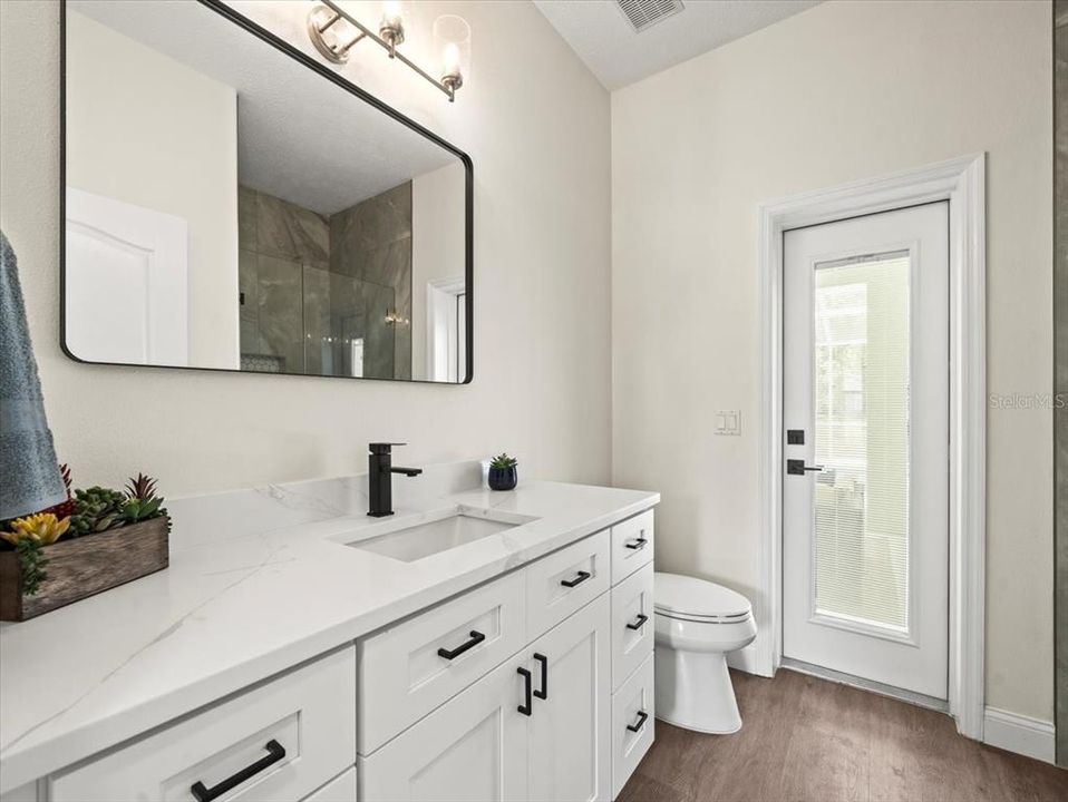 Под контрактом: $550,000 (4 спален, 3 ванн, 2724 Квадратных фут)