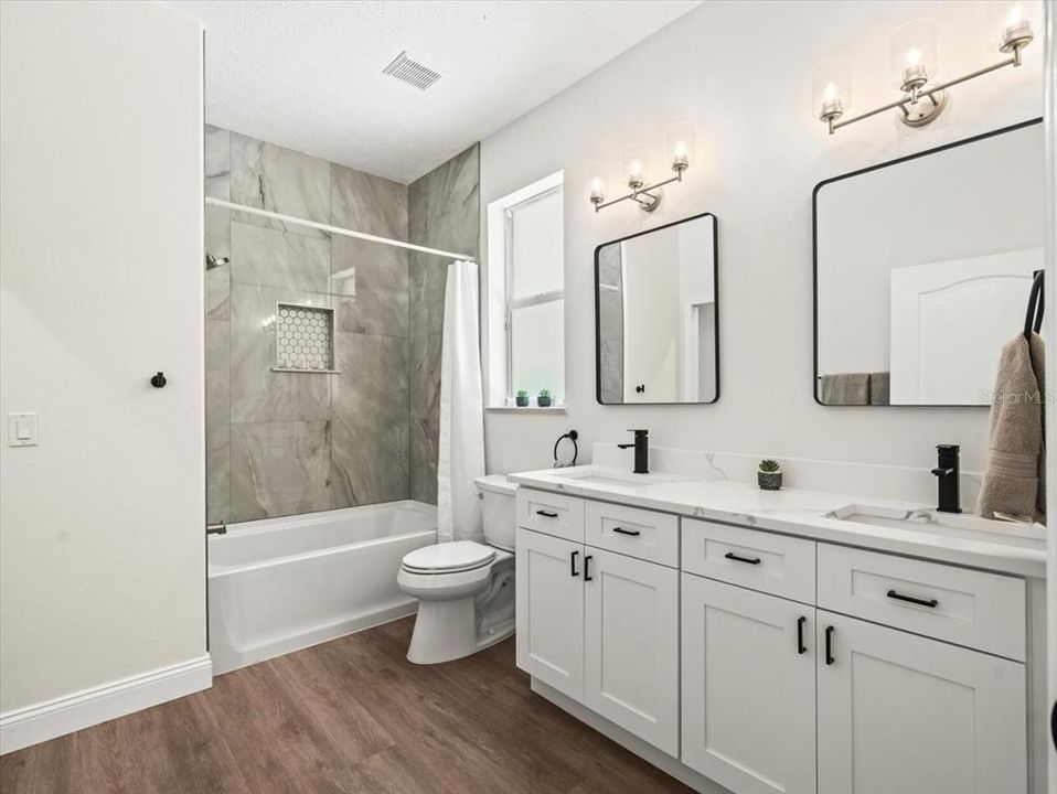 Под контрактом: $550,000 (4 спален, 3 ванн, 2724 Квадратных фут)