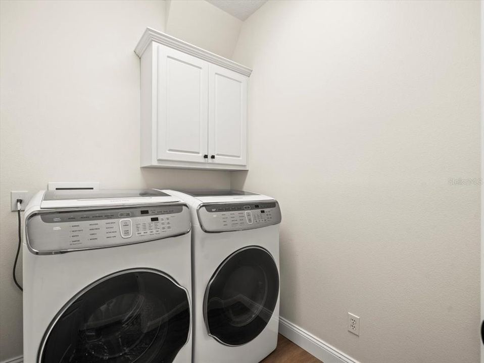 Под контрактом: $550,000 (4 спален, 3 ванн, 2724 Квадратных фут)