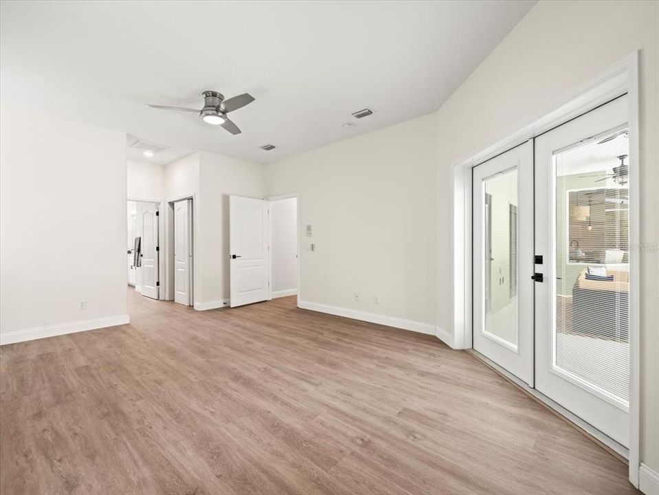 Под контрактом: $550,000 (4 спален, 3 ванн, 2724 Квадратных фут)