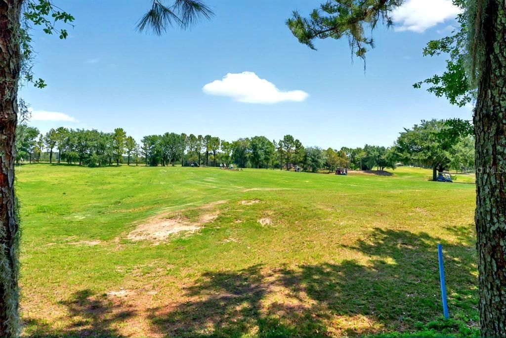 合同活跃: $275,000 (2 贝兹, 2 浴室, 1418 平方英尺)