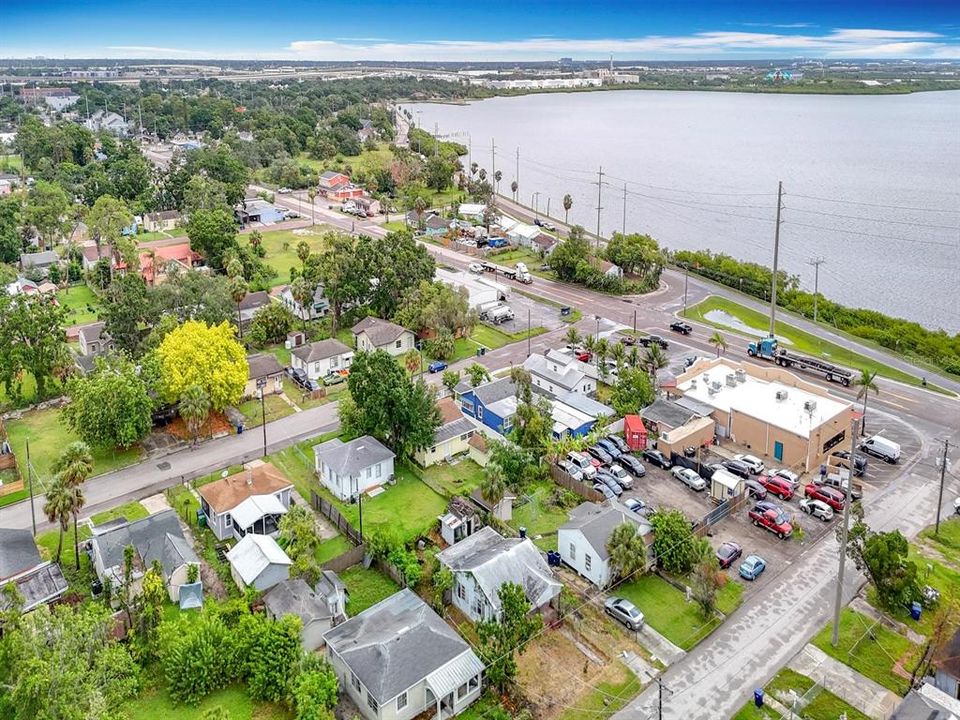 Recently Sold: $120,000 (3 beds, 1 baths, 936 Square Feet)