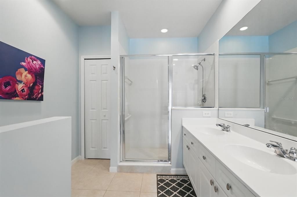 待售: $249,000 (2 贝兹, 2 浴室, 1278 平方英尺)