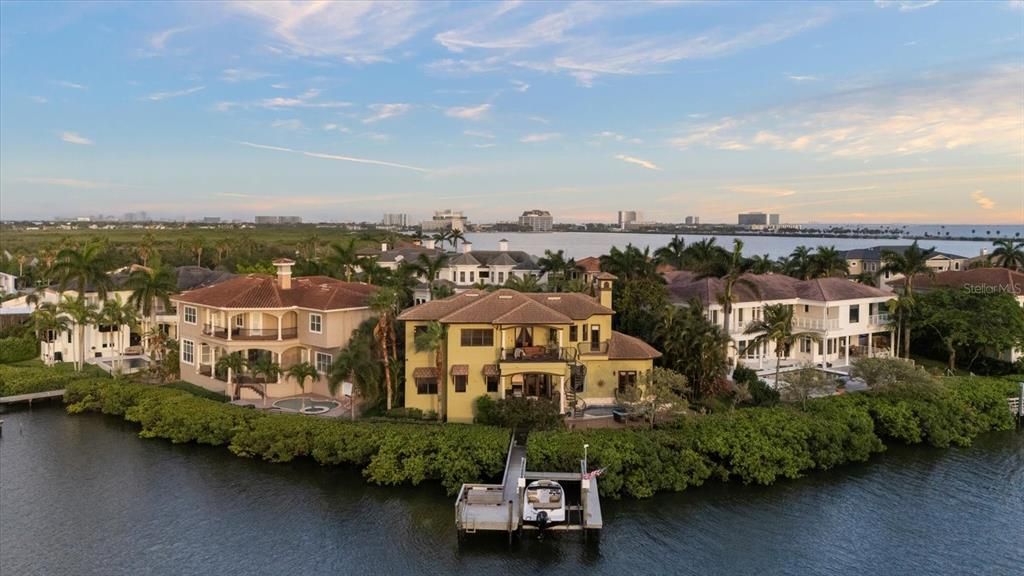 En Venta: $2,690,000 (3 camas, 3 baños, 3669 Pies cuadrados)