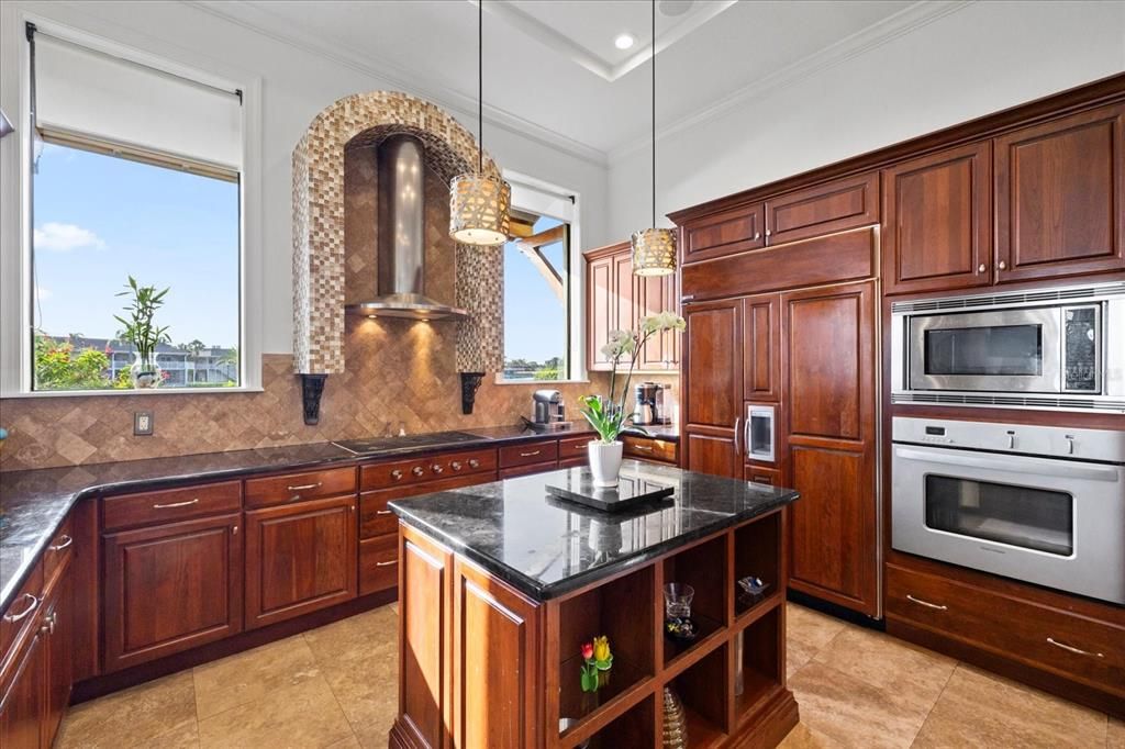 En Venta: $2,690,000 (3 camas, 3 baños, 3669 Pies cuadrados)