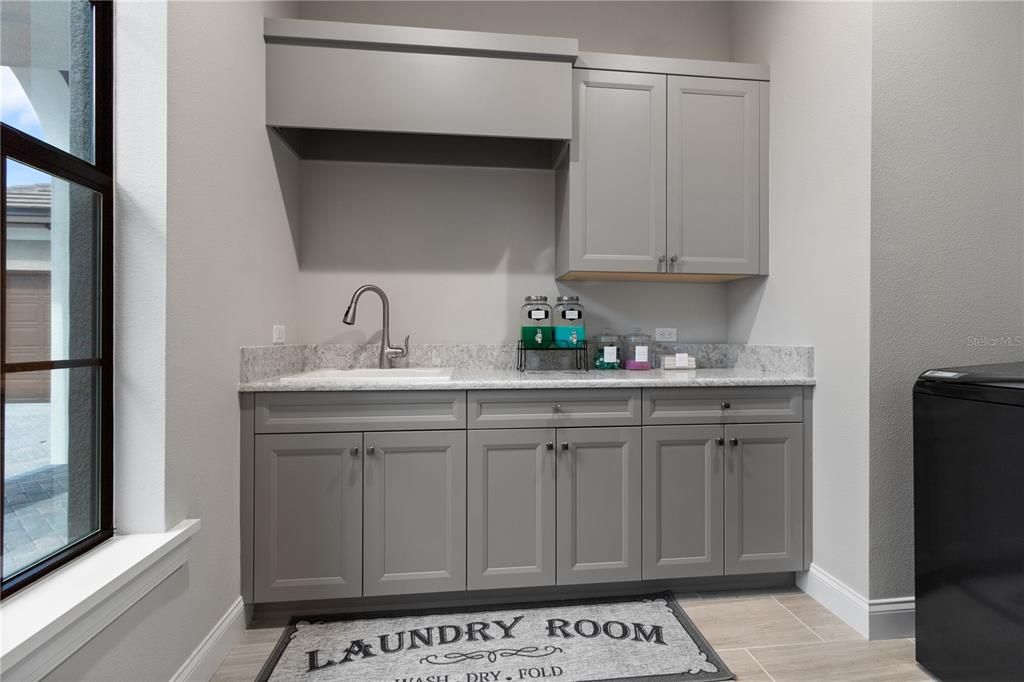 For Sale: $1,200,000 (4 beds, 4 baths, 3547 Square Feet)