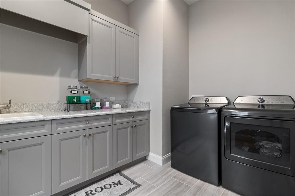 For Sale: $1,200,000 (4 beds, 4 baths, 3547 Square Feet)