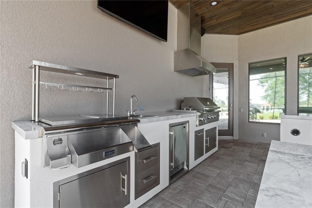 For Sale: $1,200,000 (4 beds, 4 baths, 3547 Square Feet)