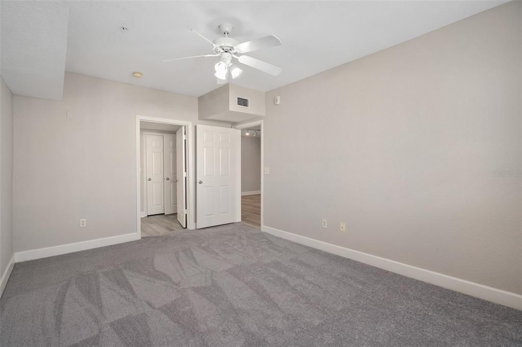 待售: $248,500 (2 贝兹, 2 浴室, 1215 平方英尺)