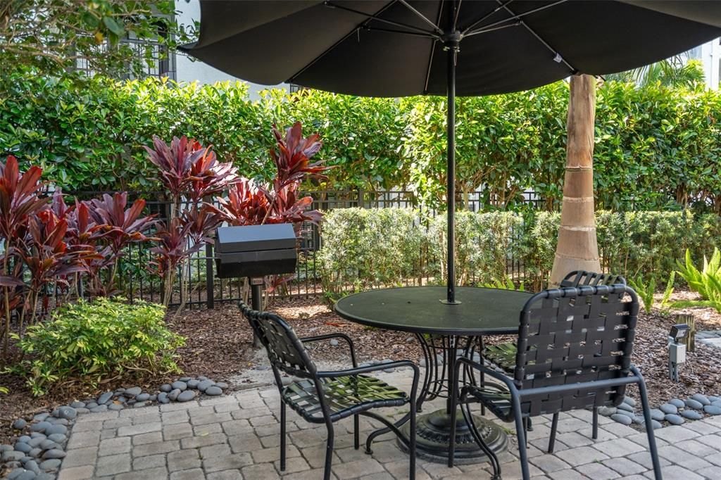 待售: $248,500 (2 贝兹, 2 浴室, 1215 平方英尺)