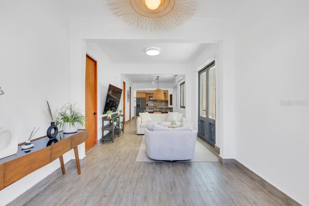 Active With Contract: $1,395,000 (4 beds, 2 baths, 1800 Square Feet)