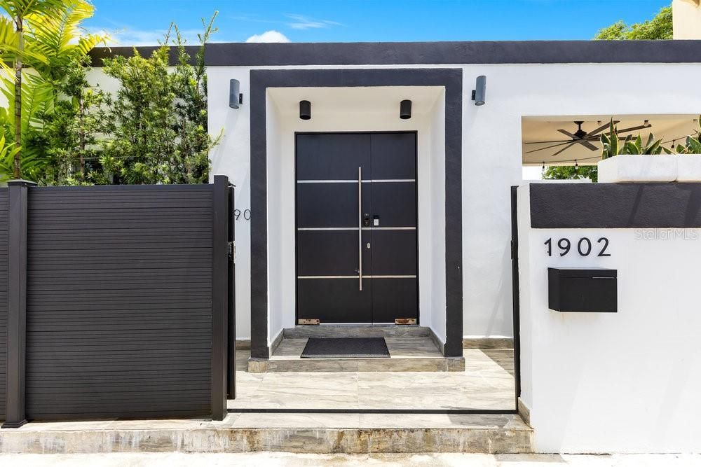 Active With Contract: $1,395,000 (4 beds, 2 baths, 1800 Square Feet)