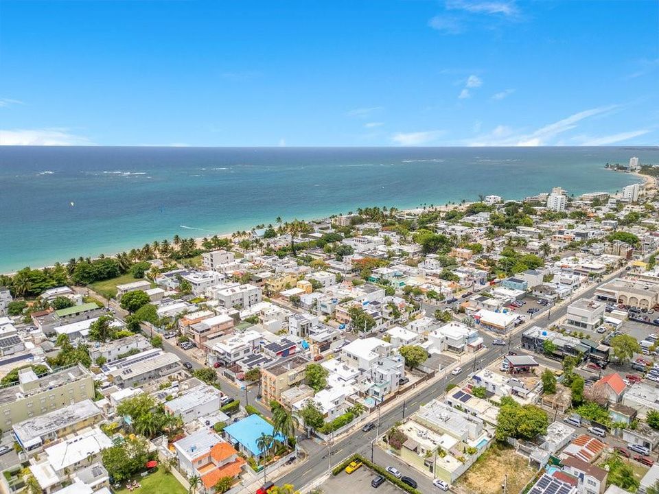 Active With Contract: $1,395,000 (4 beds, 2 baths, 1800 Square Feet)