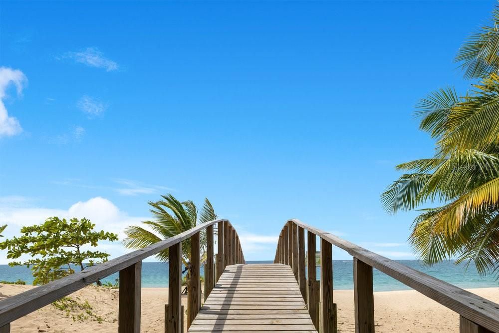 Active With Contract: $1,395,000 (4 beds, 2 baths, 1800 Square Feet)