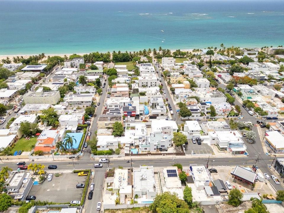 Active With Contract: $1,395,000 (4 beds, 2 baths, 1800 Square Feet)