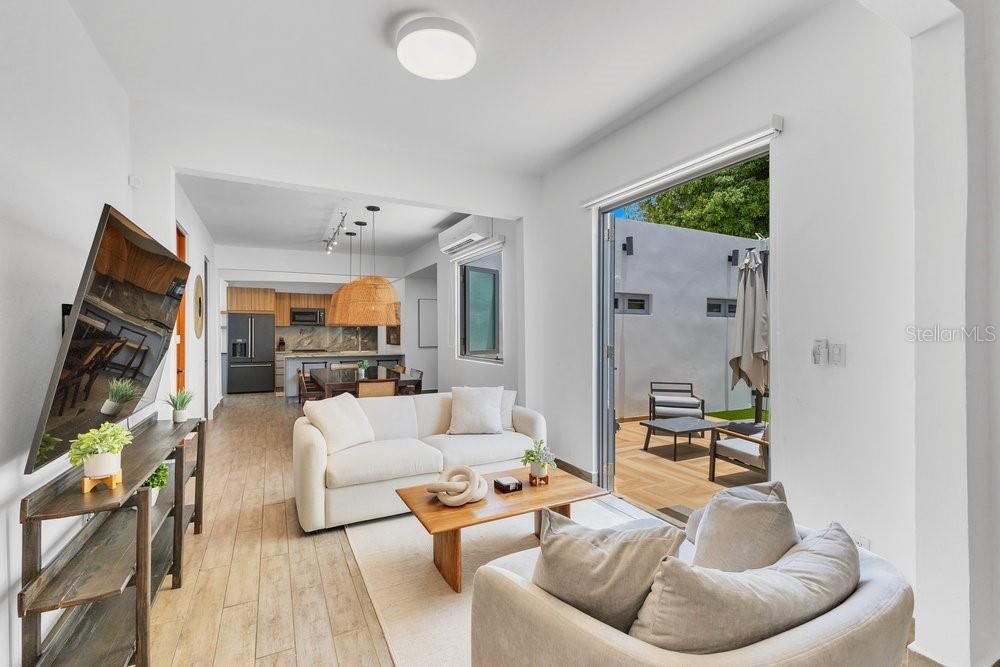 Active With Contract: $1,395,000 (4 beds, 2 baths, 1800 Square Feet)