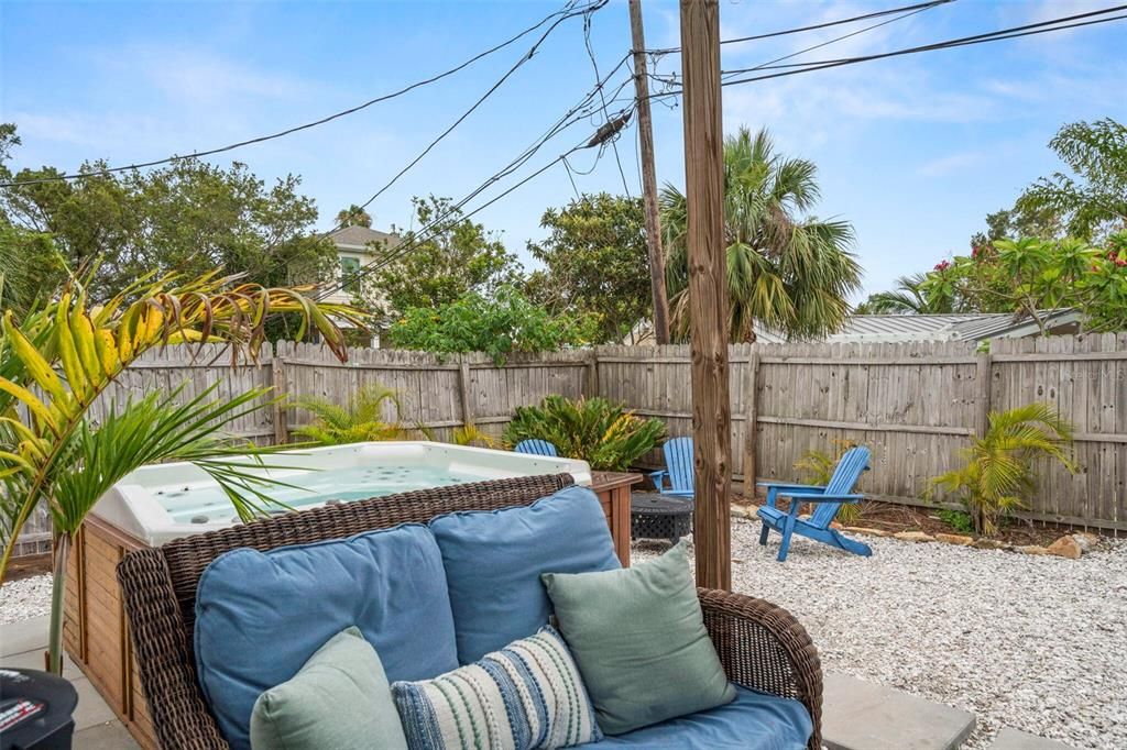 На продажу: $550,000 (4 спален, 2 ванн, 1656 Квадратных фут)