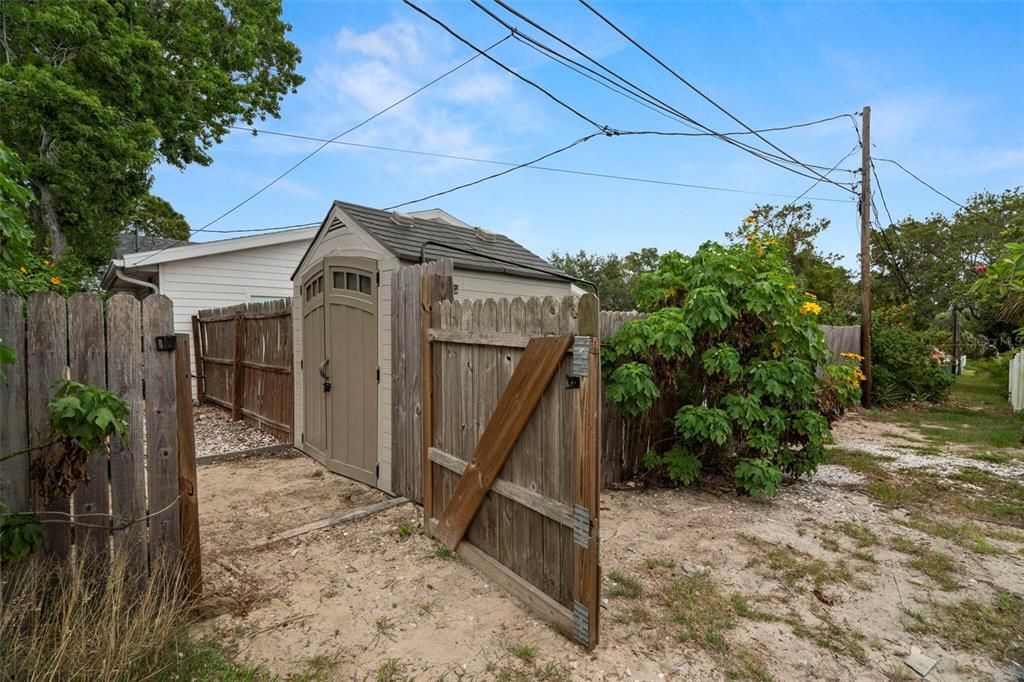 На продажу: $550,000 (4 спален, 2 ванн, 1656 Квадратных фут)