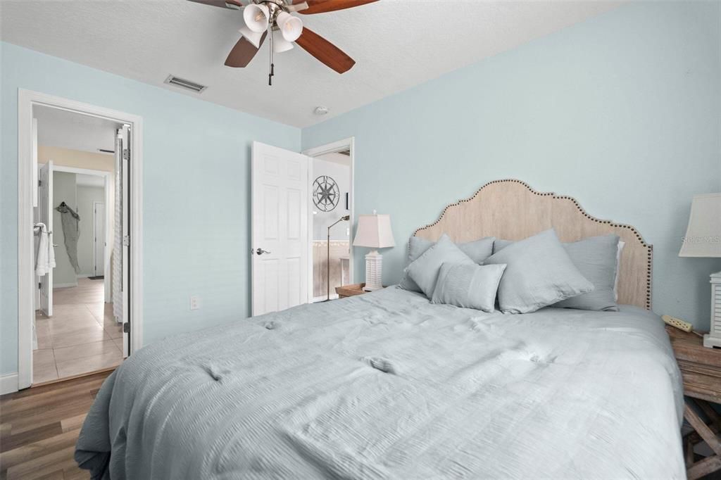 На продажу: $550,000 (4 спален, 2 ванн, 1656 Квадратных фут)