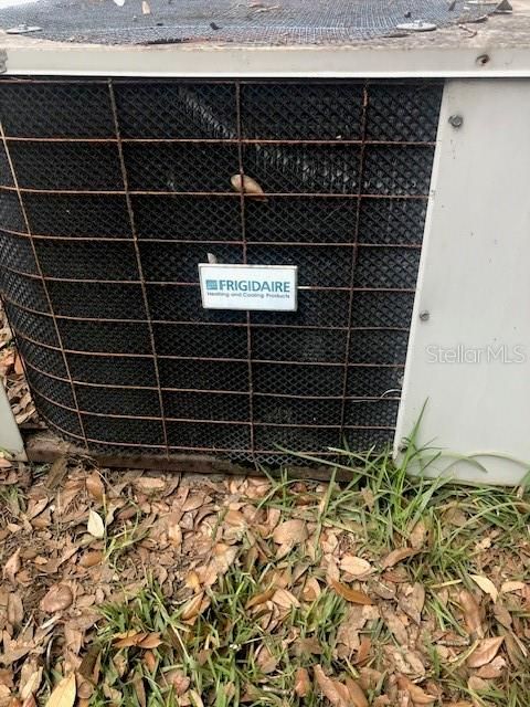 For Sale: $118,900 (3 beds, 2 baths, 960 Square Feet)