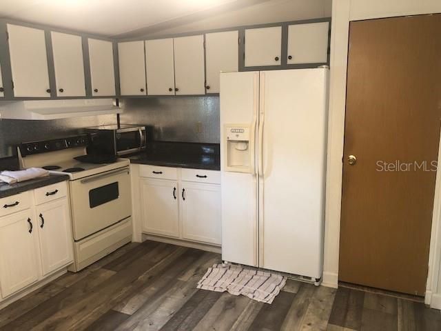 For Sale: $118,900 (3 beds, 2 baths, 960 Square Feet)