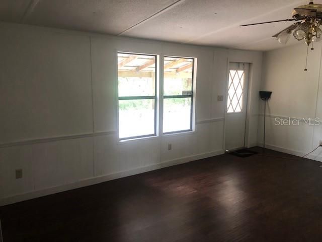 For Sale: $118,900 (3 beds, 2 baths, 960 Square Feet)