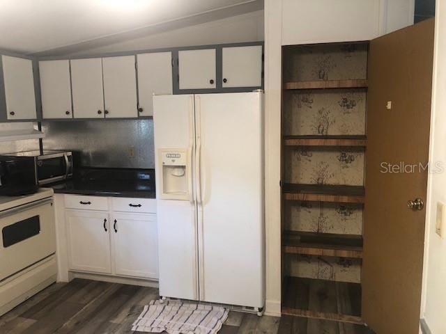 For Sale: $118,900 (3 beds, 2 baths, 960 Square Feet)