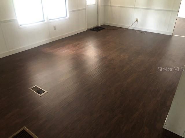 For Sale: $118,900 (3 beds, 2 baths, 960 Square Feet)