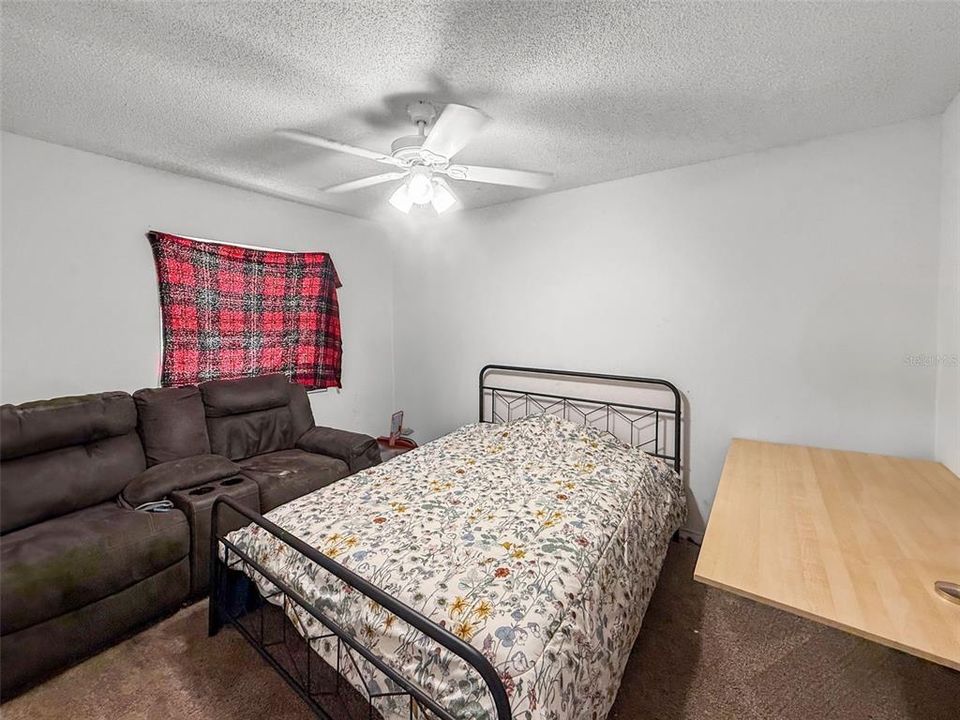 For Sale: $310,000 (3 beds, 2 baths, 1392 Square Feet)