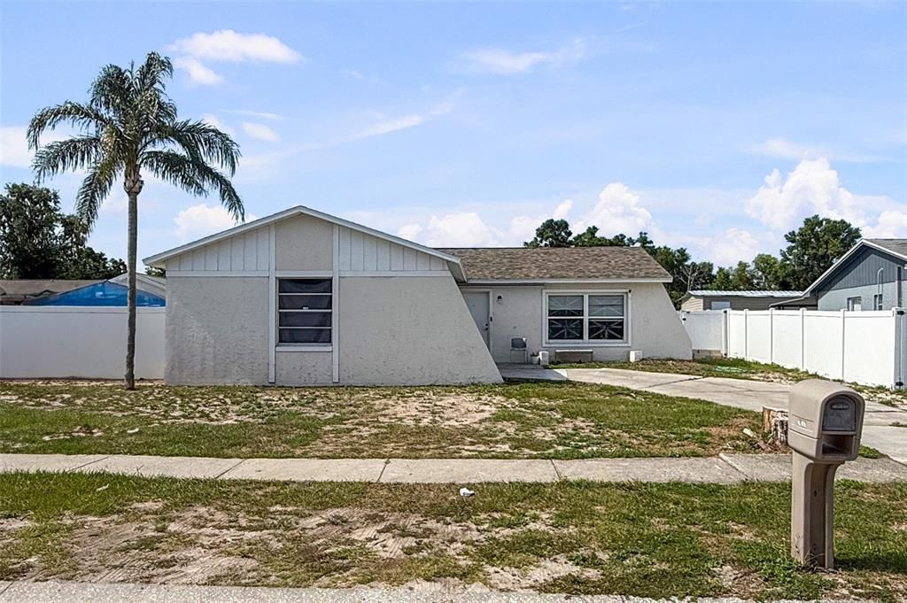 For Sale: $310,000 (3 beds, 2 baths, 1392 Square Feet)